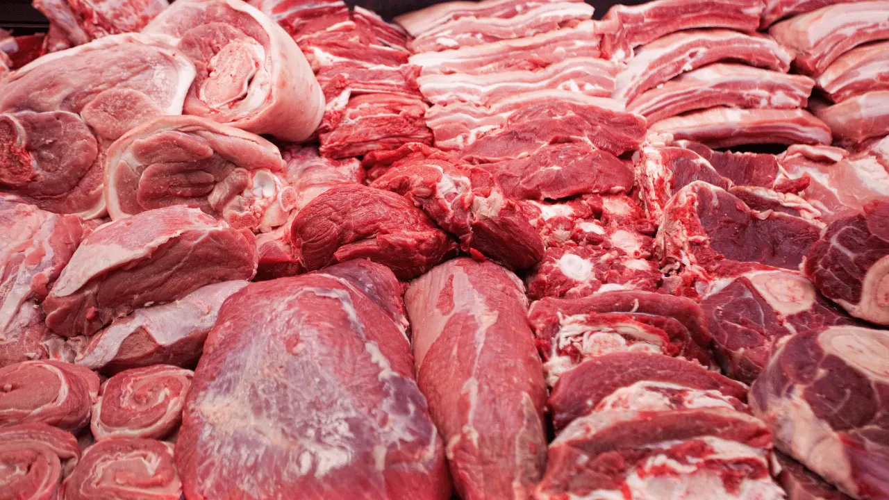 تغيرات جديدة.. رصد حركة أسعار اللحوم في الأسواق المحلية خلال تعاملات اليوم